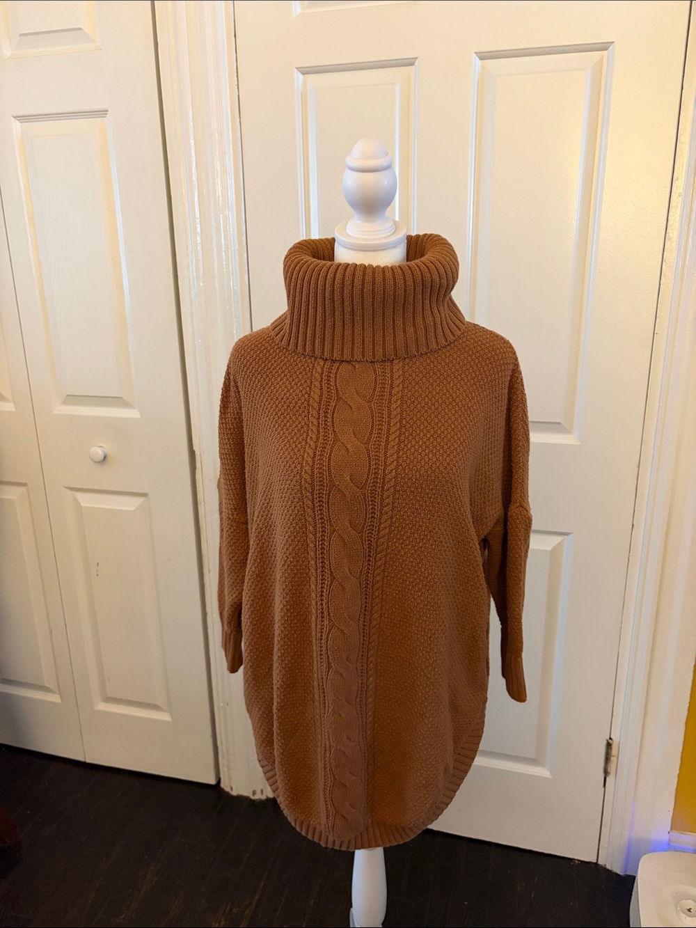 Express Cable-Knit Turtleneck Sweater - Camel Brown